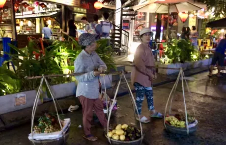 day10-17 Hội An market